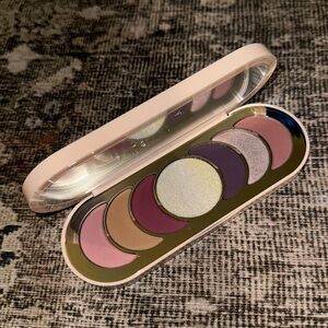 Rare beauty: come to play palette